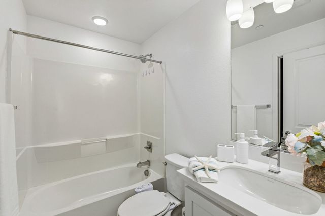 29322 Hub Ln, Hayward, CA 94544