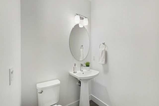 29322 Hub Ln, Hayward, CA 94544