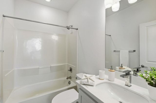 29322 Hub Ln, Hayward, CA 94544