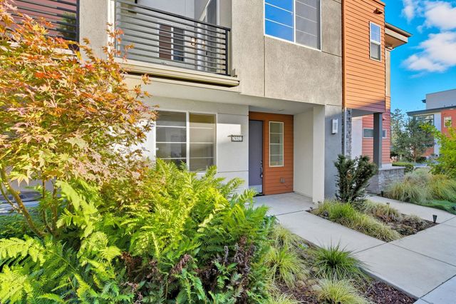 29322 Hub Ln, Hayward, CA 94544