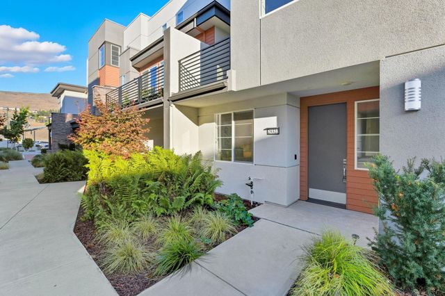 29322 Hub Ln, Hayward, CA 94544