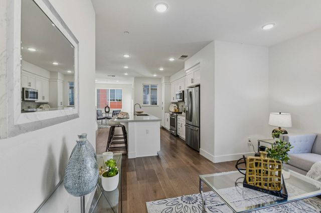 29322 Hub Ln, Hayward, CA 94544