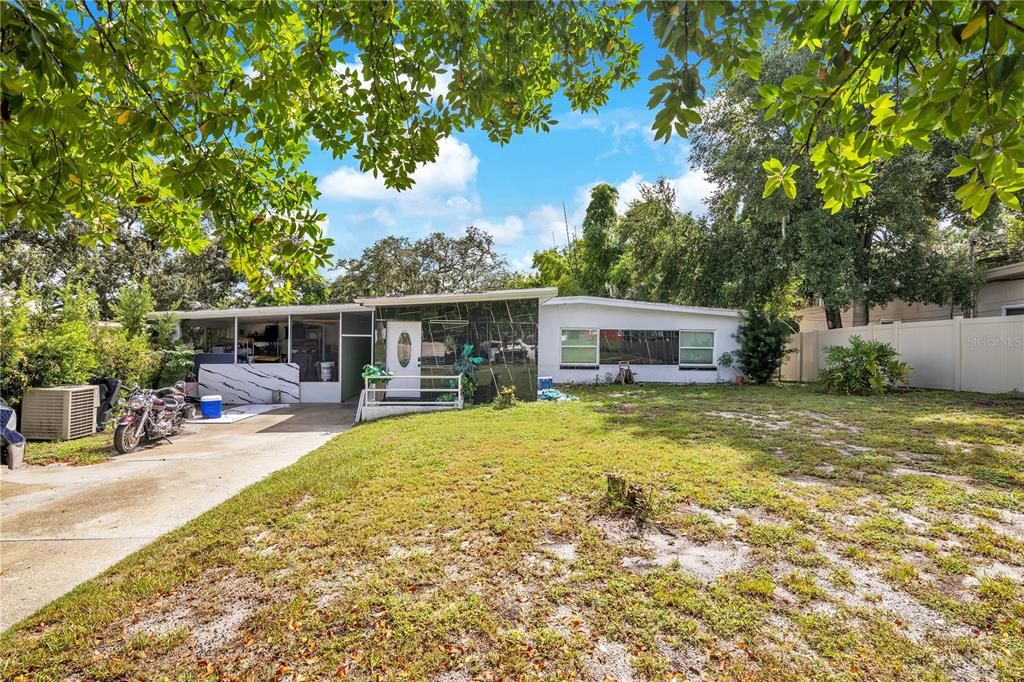 Image 2 of property listing at 6712 NINA ROSA DRIVE, Orlando, FL 32819