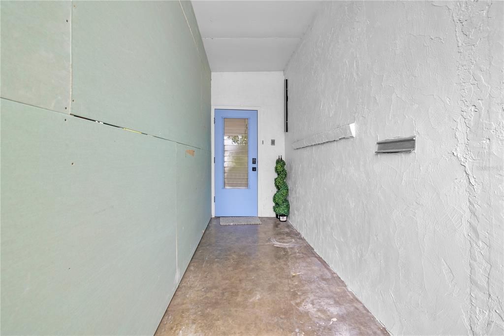 Image 4 of property listing at 6712 NINA ROSA DRIVE, Orlando, FL 32819
