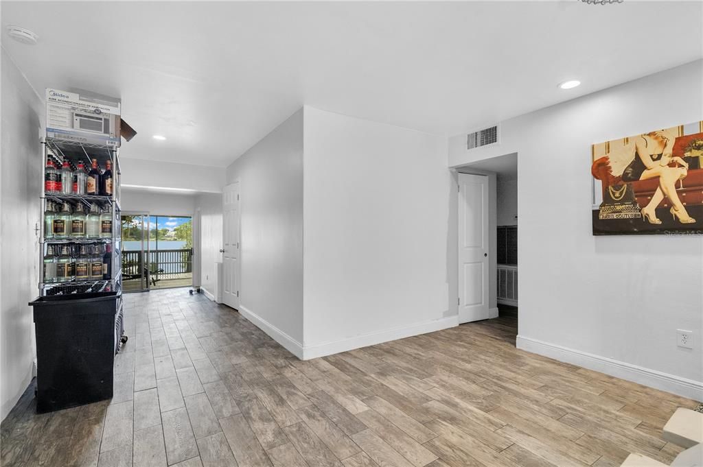 Image 6 of property listing at 6712 NINA ROSA DRIVE, Orlando, FL 32819