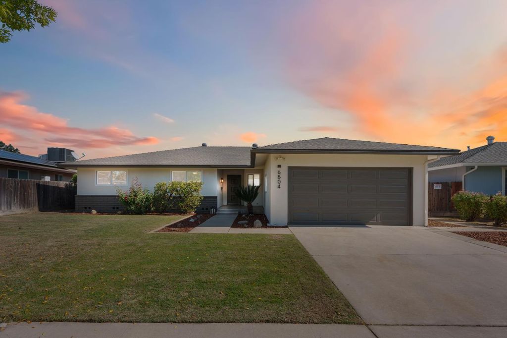 Image 1 of property listing at 6804 N Backer Avenue, Fresno, CA 93710
