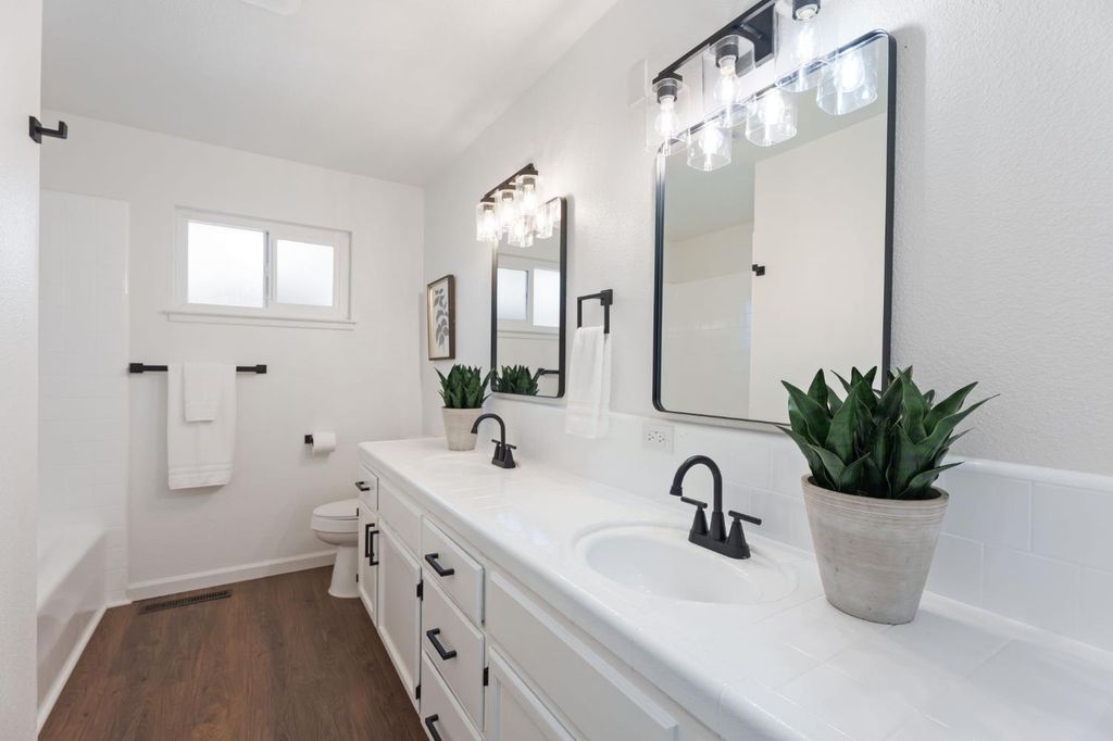 Image 14 of property listing at 6804 N Backer Avenue, Fresno, CA 93710