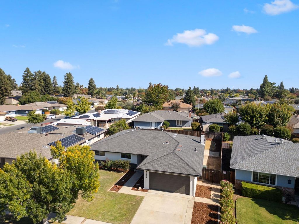 Image 4 of property listing at 6804 N Backer Avenue, Fresno, CA 93710