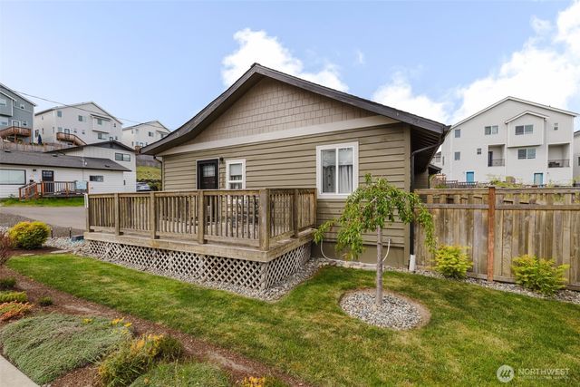 880 Hogan Lane, Bremerton, WA 98311