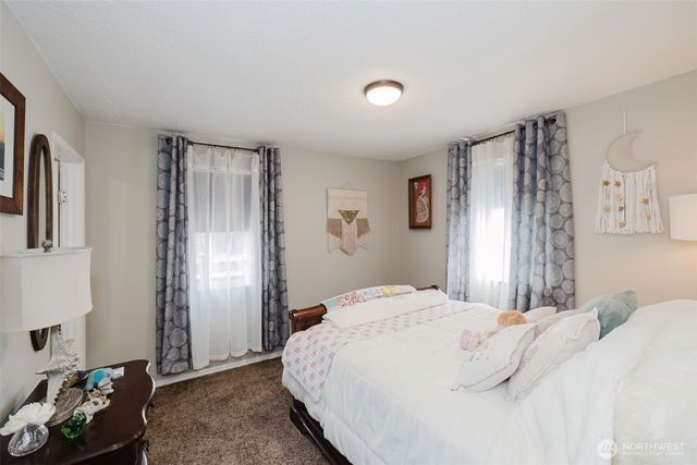 880 Hogan Lane, Bremerton, WA 98311
