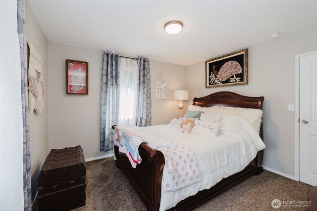880 Hogan Lane, Bremerton, WA 98311