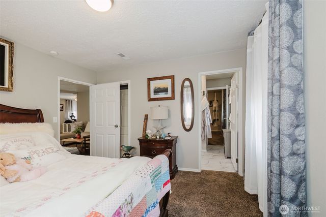 880 Hogan Lane, Bremerton, WA 98311