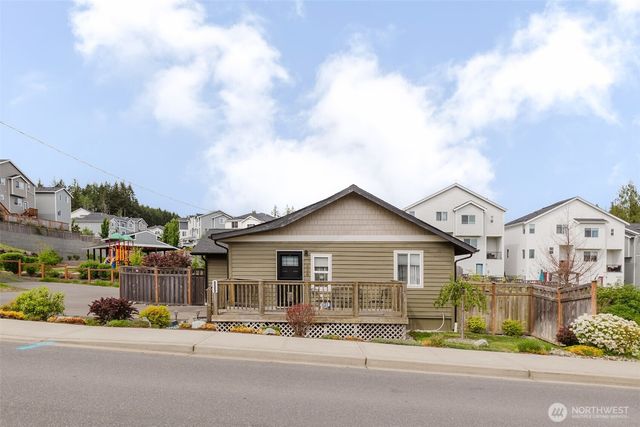 880 Hogan Lane, Bremerton, WA 98311