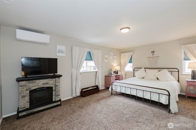 880 Hogan Lane, Bremerton, WA 98311
