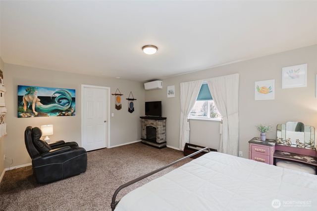 880 Hogan Lane, Bremerton, WA 98311