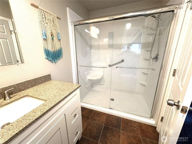 880 Hogan Lane, Bremerton, WA 98311