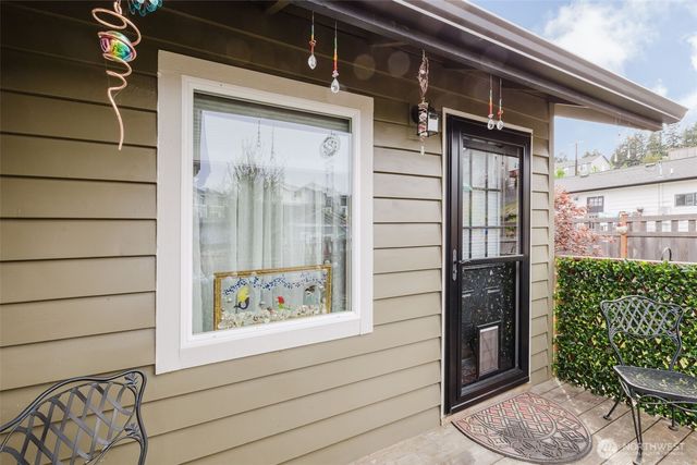880 Hogan Lane, Bremerton, WA 98311