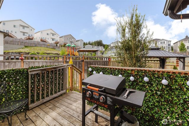 880 Hogan Lane, Bremerton, WA 98311