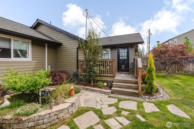 880 Hogan Lane, Bremerton, WA 98311