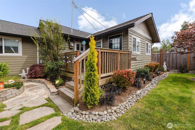 880 Hogan Lane, Bremerton, WA 98311
