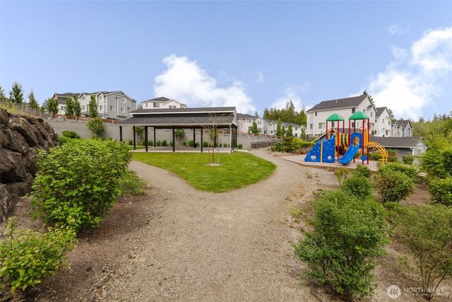 880 Hogan Lane, Bremerton, WA 98311