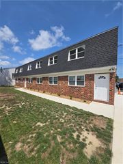 1575 Aspin St Apt 1, Norfolk, VA 23502