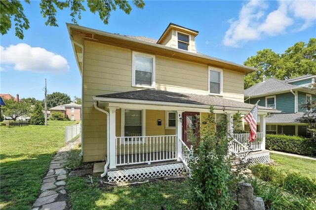 134 S Lincoln Street, Liberty, MO 64068