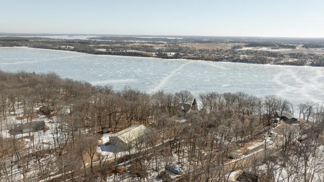 40861 Acorn Drive, Dent, MN 56528