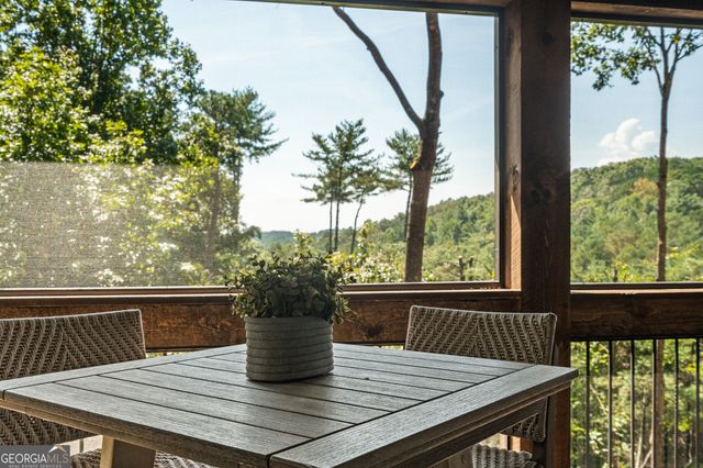 60 Weeks Lane, Ellijay, GA 30540