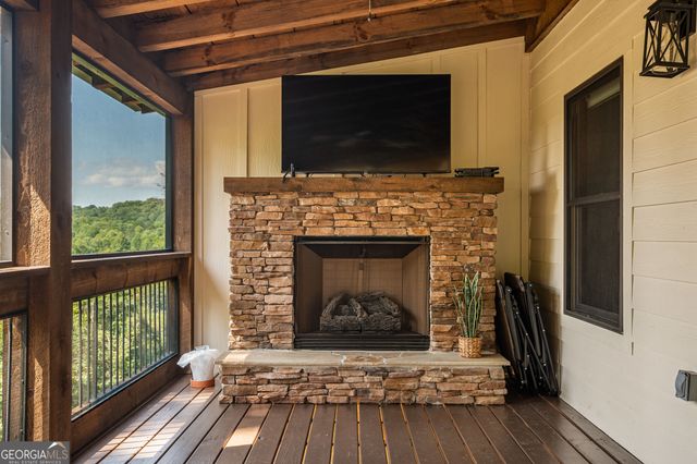 60 Weeks Lane, Ellijay, GA 30540
