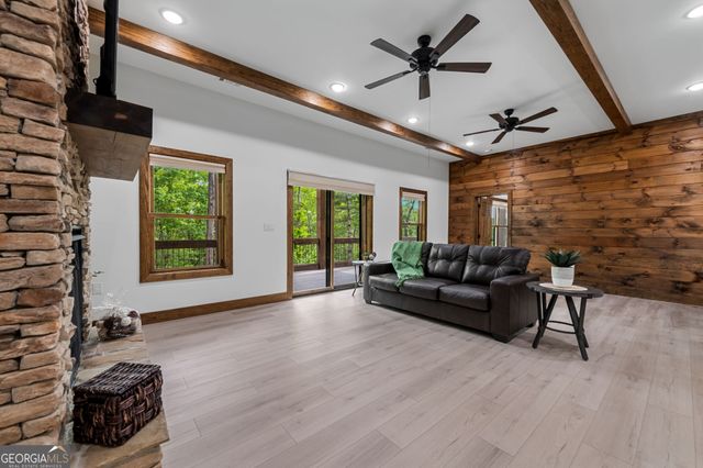 60 Weeks Lane, Ellijay, GA 30540