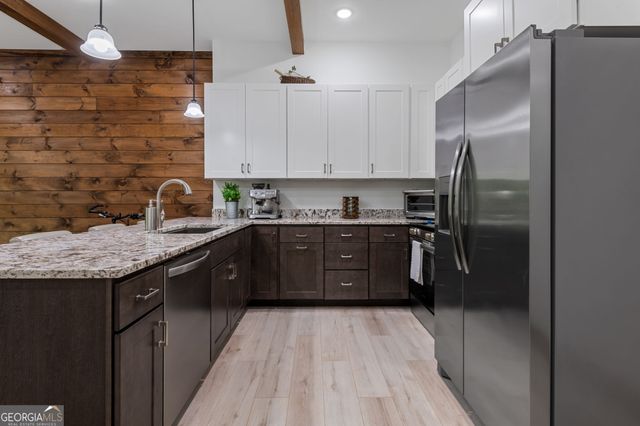 60 Weeks Lane, Ellijay, GA 30540