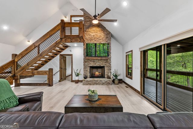 60 Weeks Lane, Ellijay, GA 30540