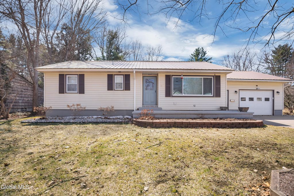 22 Thomas Avenue, Hudson Falls, NY 12839