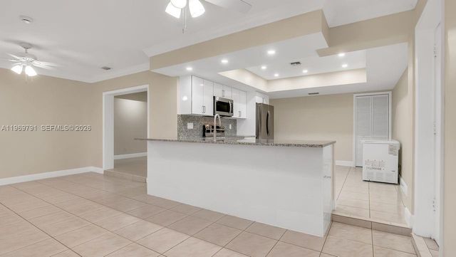 5300 Grant St, Hollywood, FL 33021