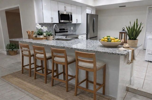 5300 Grant St, Hollywood, FL 33021