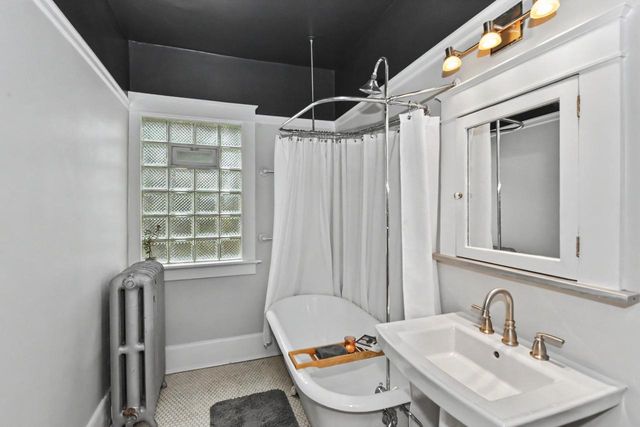 3007 Newhall STREET, Milwaukee, WI 53211