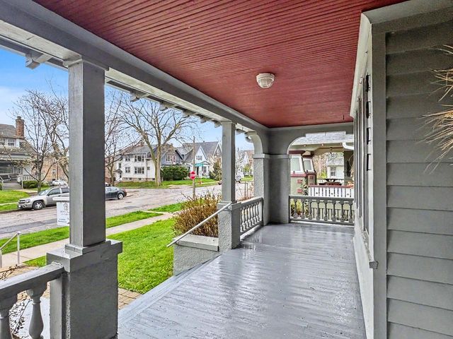 3007 Newhall STREET, Milwaukee, WI 53211
