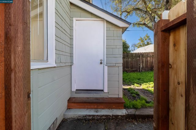 125 Broadway St, Vallejo, CA 94590