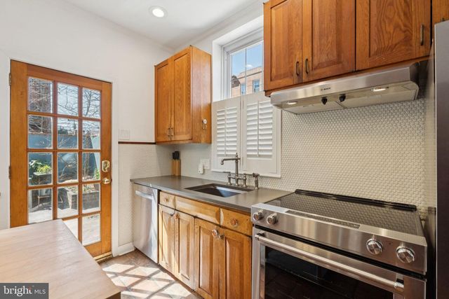 2056 KATER ST, Philadelphia, PA 19146