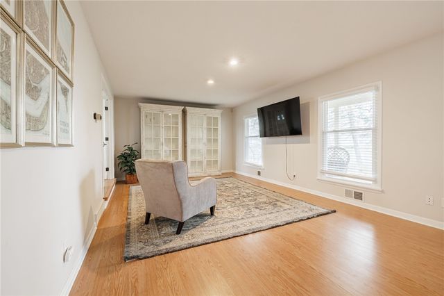 22 Littlewood Lane East, Penfield, NY 14625