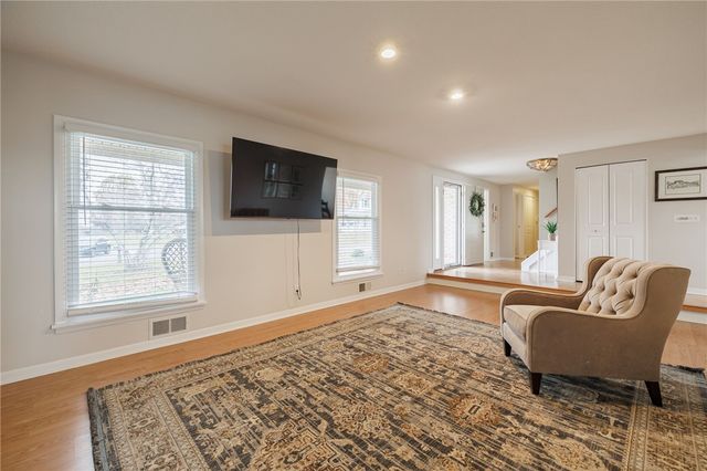 22 Littlewood Lane East, Penfield, NY 14625