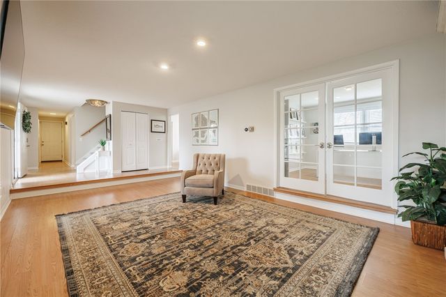 22 Littlewood Lane East, Penfield, NY 14625