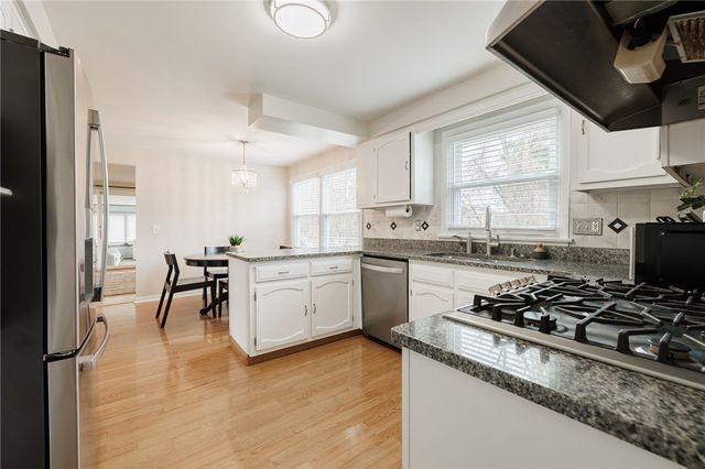 22 Littlewood Lane East, Penfield, NY 14625