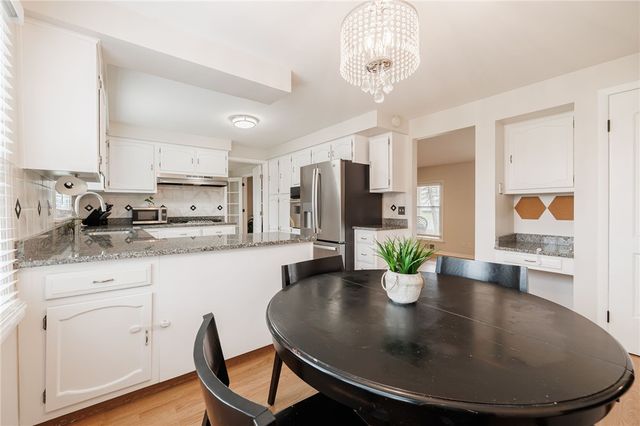 22 Littlewood Lane East, Penfield, NY 14625