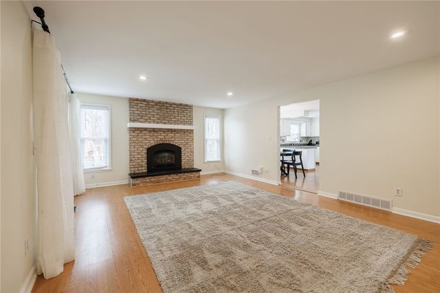 22 Littlewood Lane East, Penfield, NY 14625