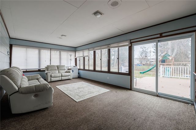 22 Littlewood Lane East, Penfield, NY 14625