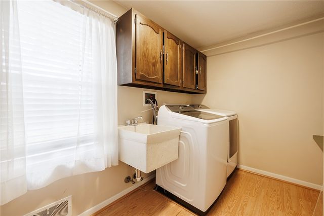 22 Littlewood Lane East, Penfield, NY 14625