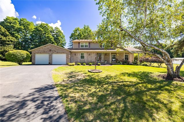 22 Littlewood Lane East, Penfield, NY 14625