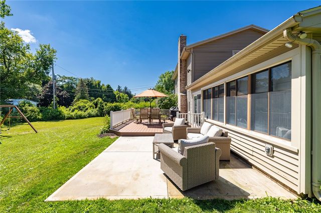 22 Littlewood Lane East, Penfield, NY 14625